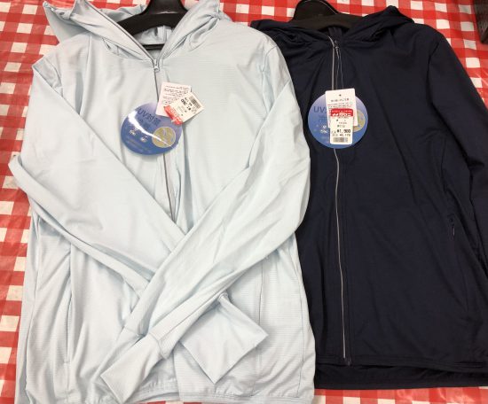 ツバ付きジップパーカー入荷しました！