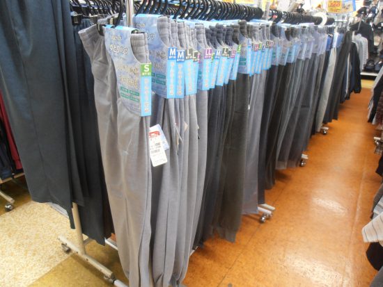夏一番人気の紳士定番パンツ！