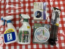 お盆前にお墓掃除を。