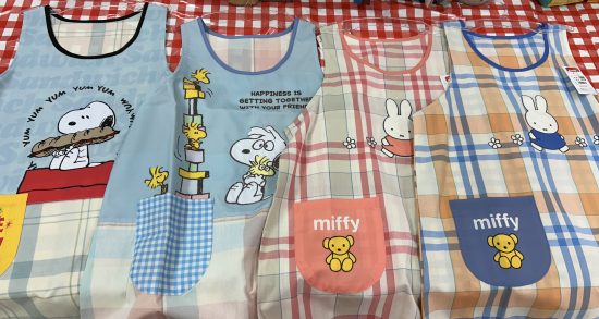 秋のキャラクターエプロン。